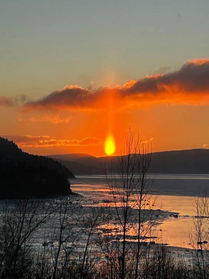 Suite 2 Fleche Du Fjord Vue Saguenay Mont Valin Saint-Fulgence Extérieur photo
