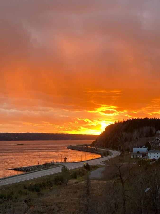 Suite 2 Fleche Du Fjord Vue Saguenay Mont Valin Saint-Fulgence Extérieur photo